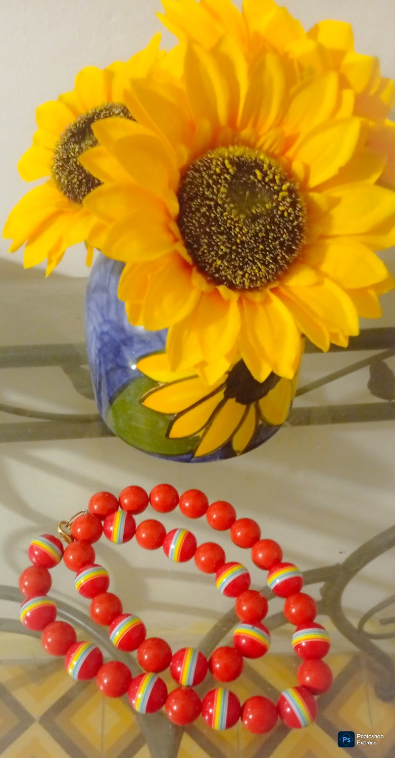 YELLOW, GREEN AND RED NECKLACE